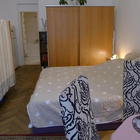 Cozy Modest Room For 2 Or 3 Persons Praga Zewnętrze zdjęcie