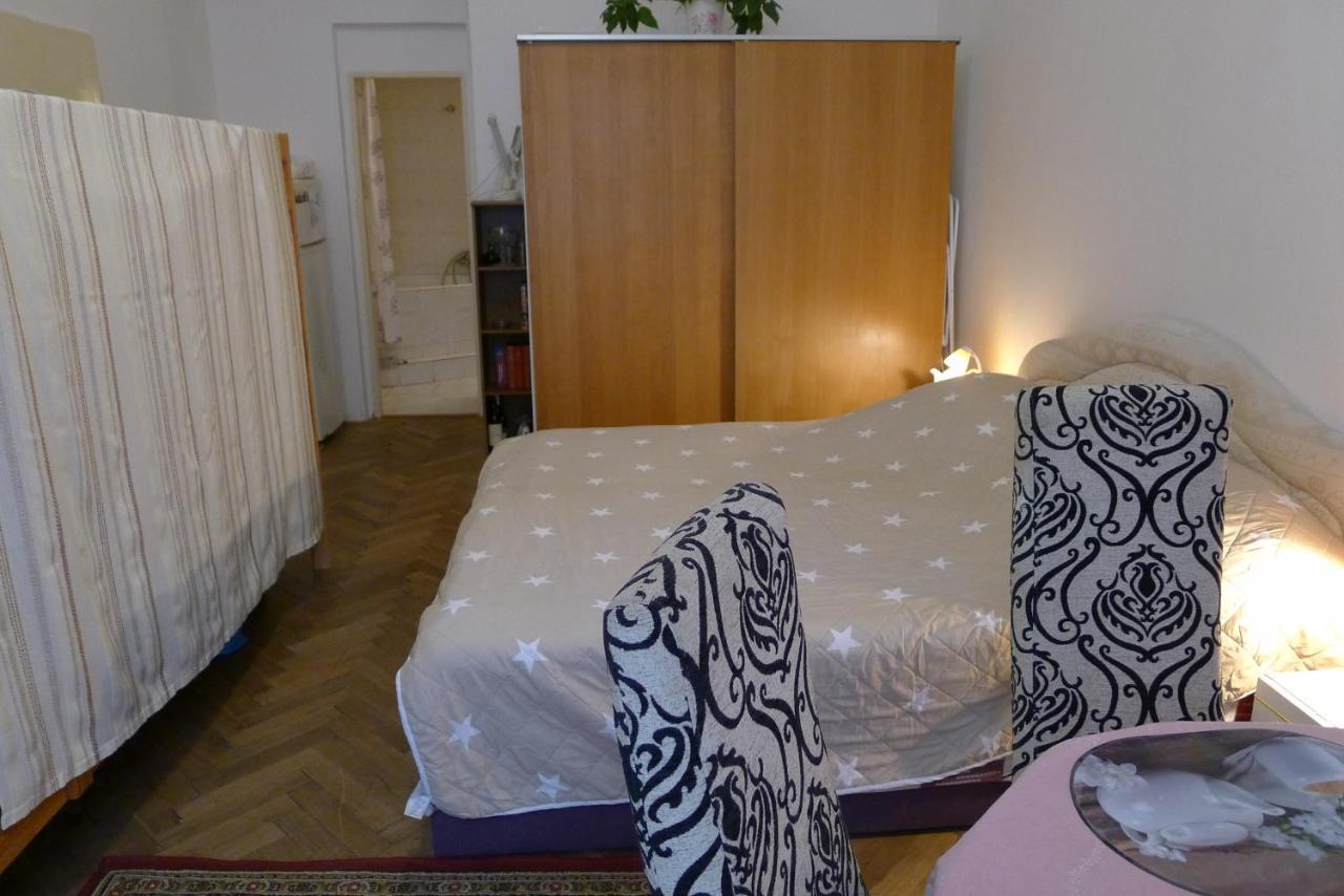 Cozy Modest Room For 2 Or 3 Persons Praga Zewnętrze zdjęcie