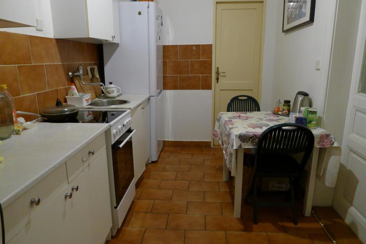 Cozy Modest Room For 2 Or 3 Persons Praga Zewnętrze zdjęcie